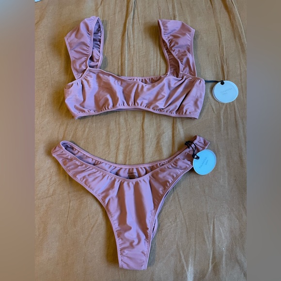 Ria Top & Bottom in Mauve Pink
Tularosa in size Medium - Picture 3 of 5